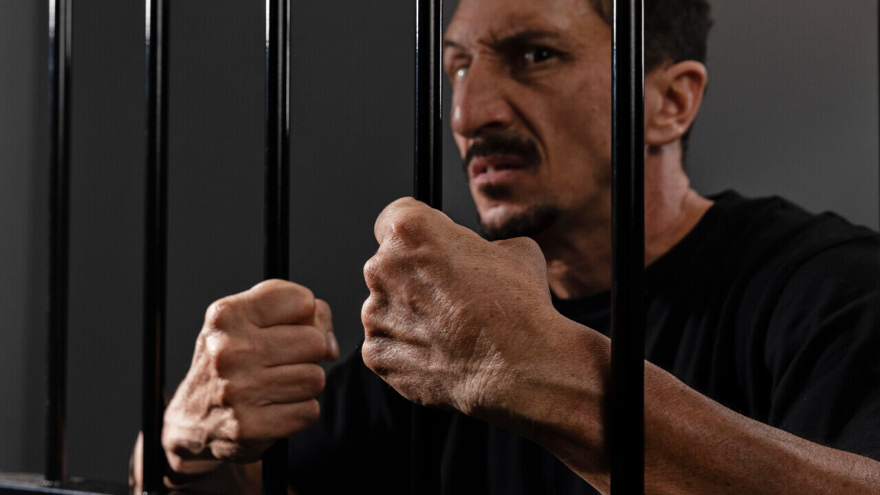 Czym różni się areszt śledczy od więzienia?